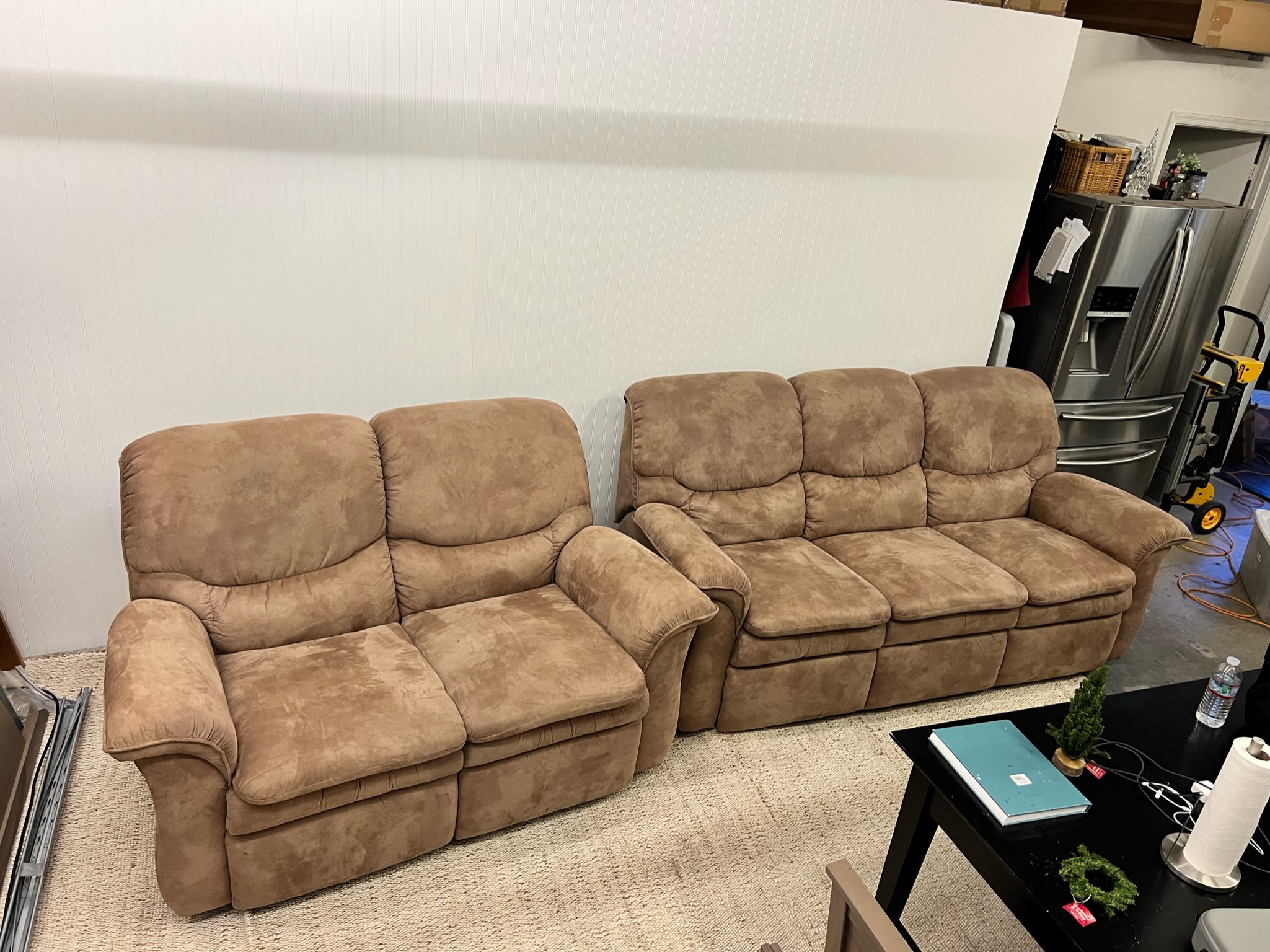 Recliner Couch and Love Seat (Great Condition)