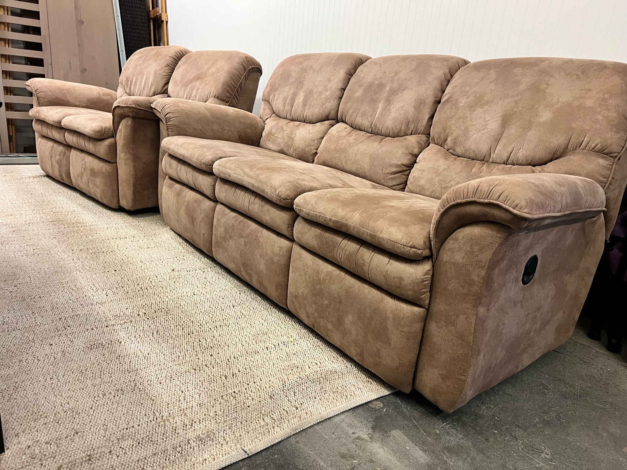 Recliner Couch and Love Seat (Great Condition)