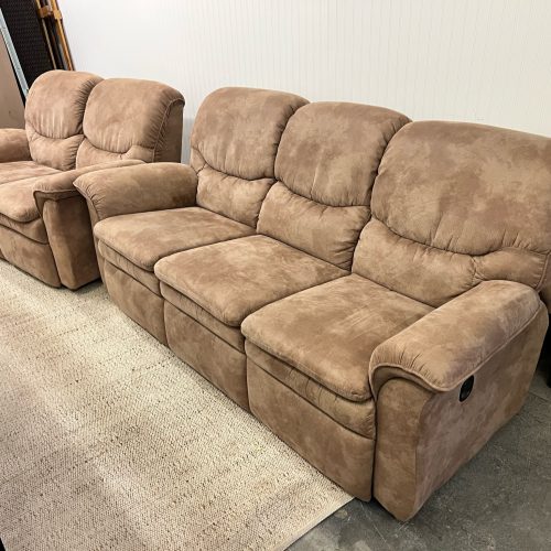 Recliner Couch and Love Seat (Great Condition)