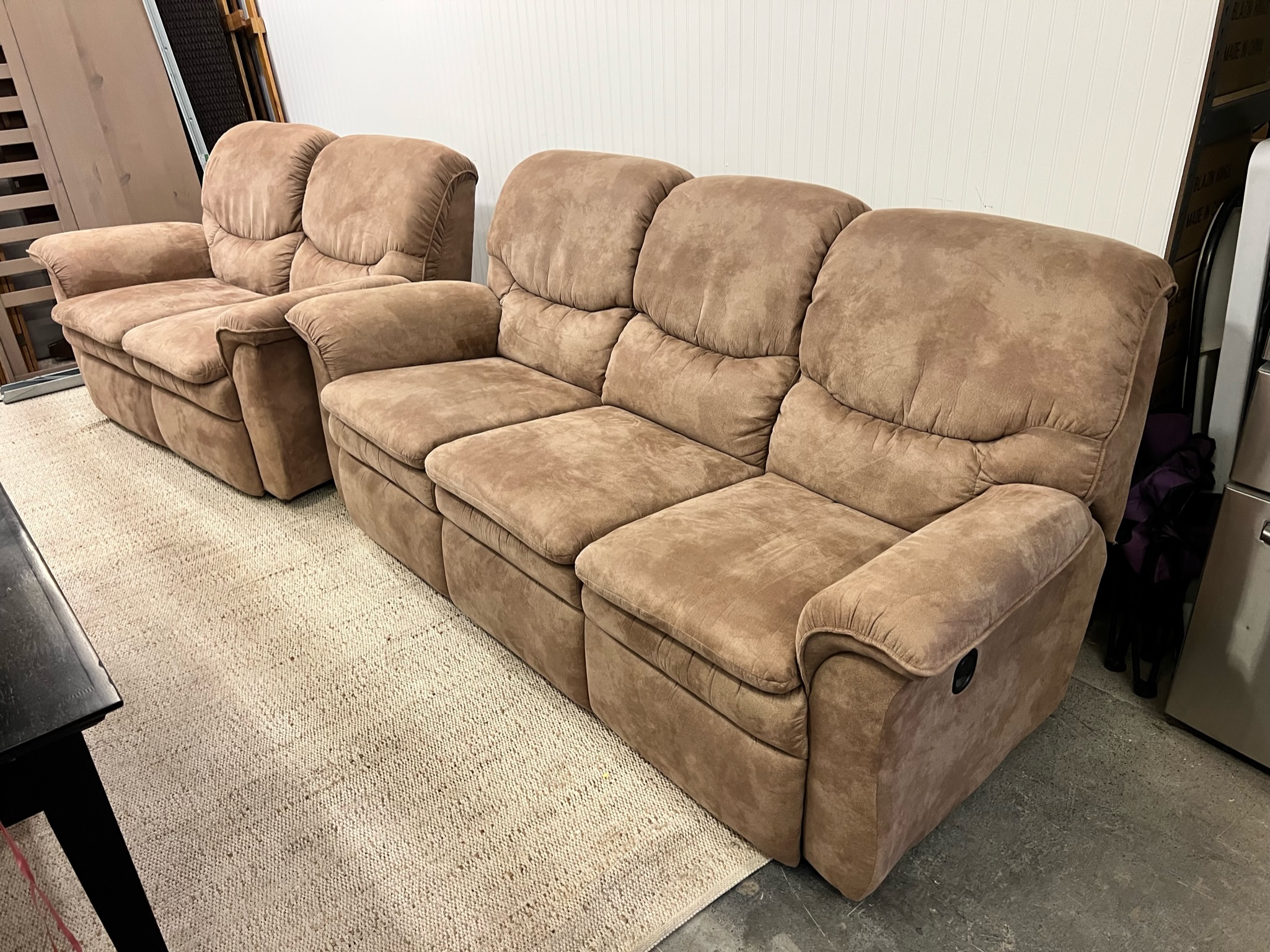 Recliner Couch and Love Seat (Great Condition)