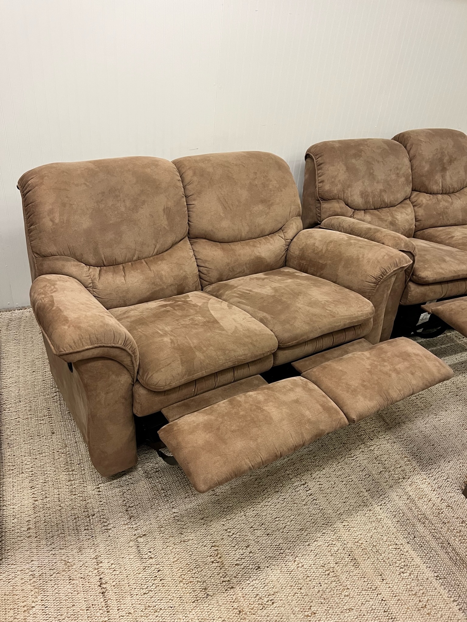 Recliner Couch and Love Seat (Great Condition)