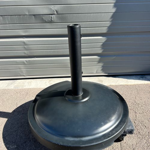 Heavy Outdoor Umbrella Stand With Wheels
