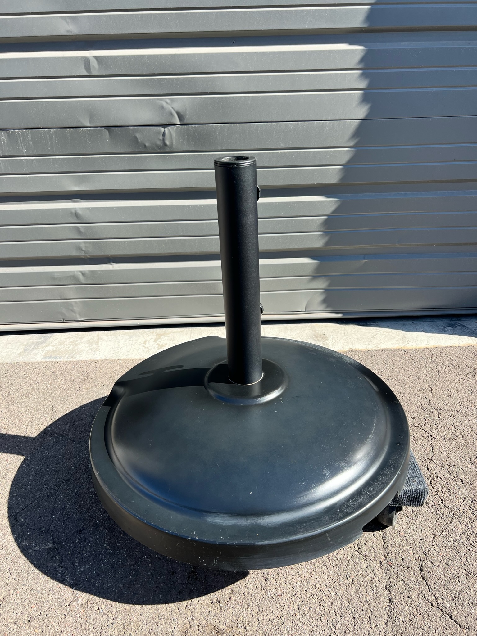 Heavy Outdoor Umbrella Stand With Wheels